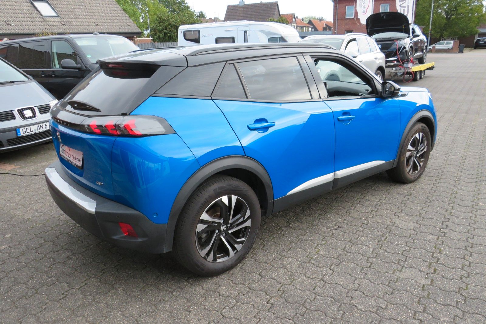 Fahrzeugabbildung Peugeot 2008 e- GT SITZH. NAVI KAMERA PDC 1.HD