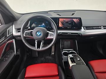 2024 BMW IX2 缩略图 19