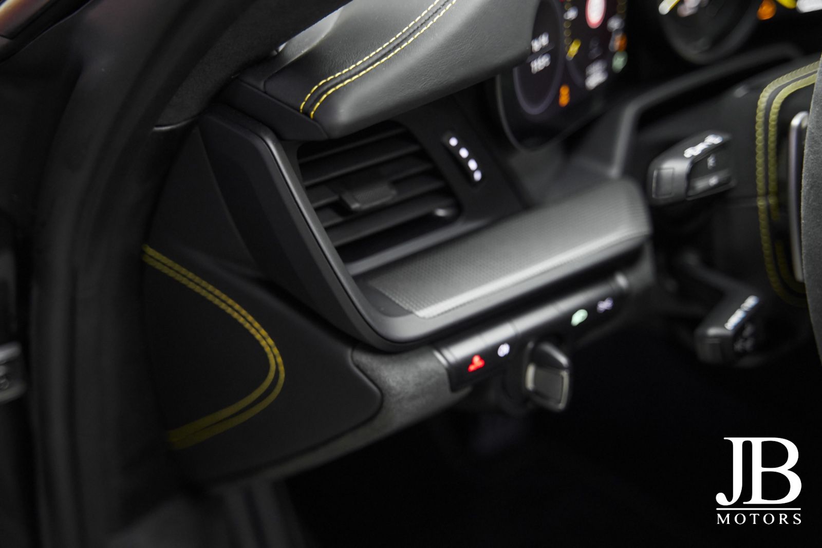 Fahrzeugabbildung Porsche 992.1 GT3 PTS PCCB Lift 18-Wege BOSE Carbon