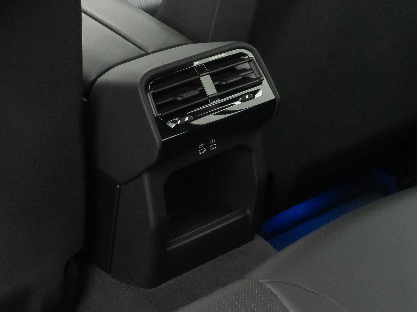Fahrzeugabbildung BMW 520d Kamera DAB Leder LED Alarm Sport 18Zoll