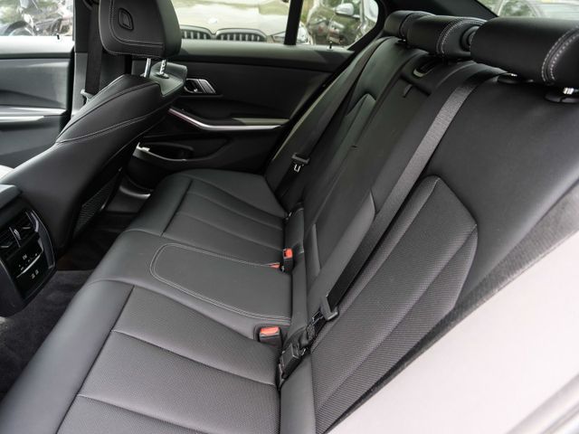 BMW 330, 2023 — 10