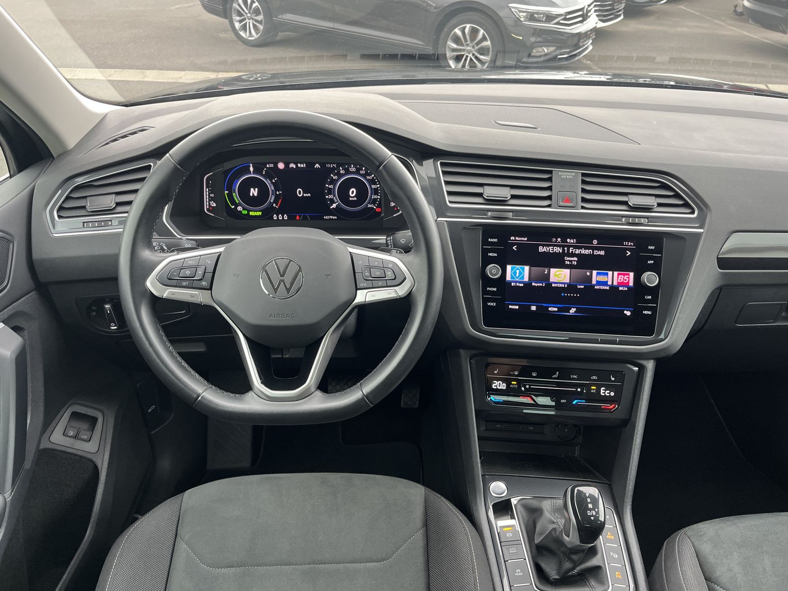 Volkswagen Tiguan 1.4 TSI e-Hybrid Elegance 156€ m.20% Anz. foto 16