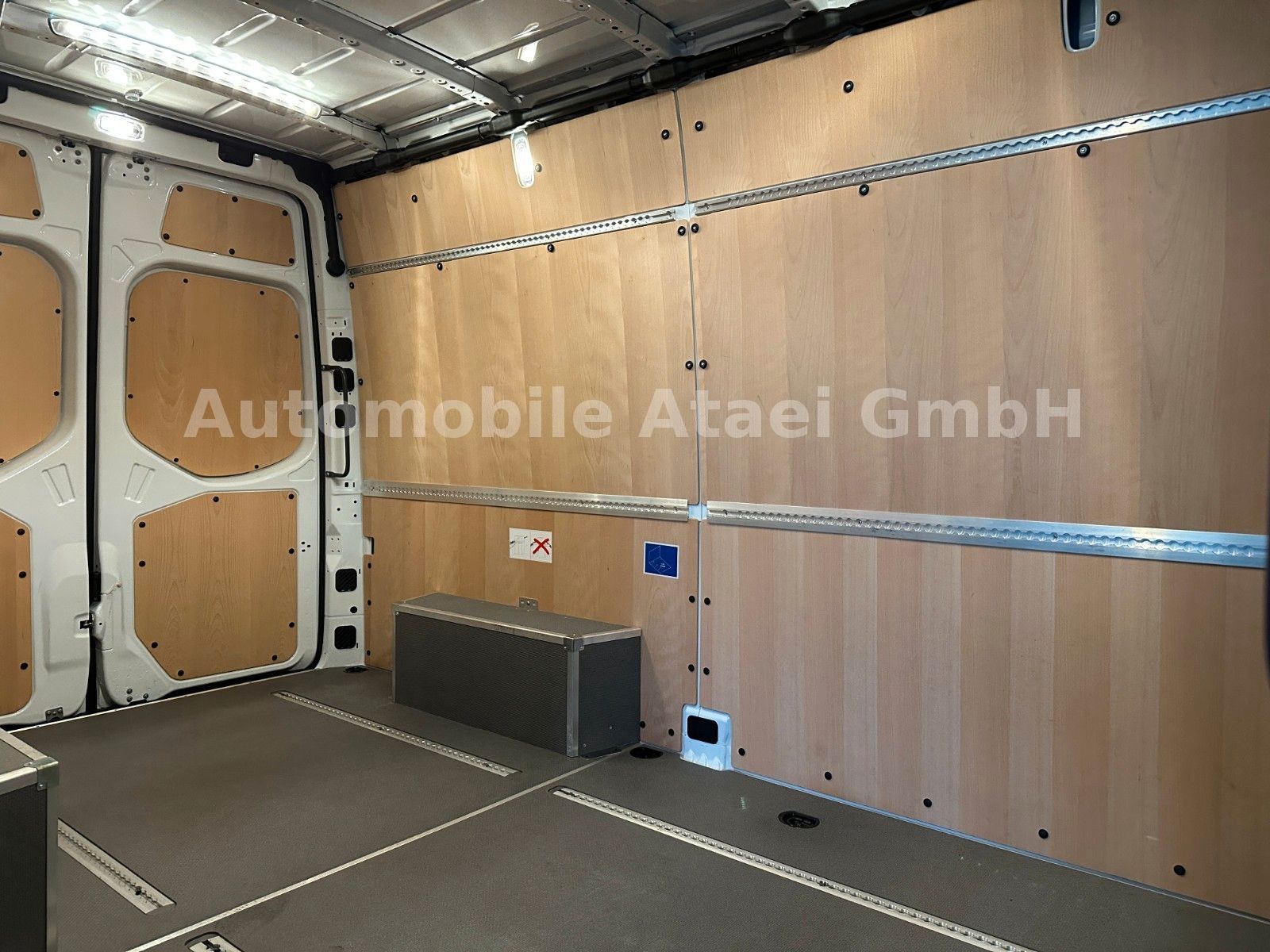 Fahrzeugabbildung Mercedes-Benz Sprinter 317 NAVI+ 360° KAMERA+ SITZHEIZ. (4147)