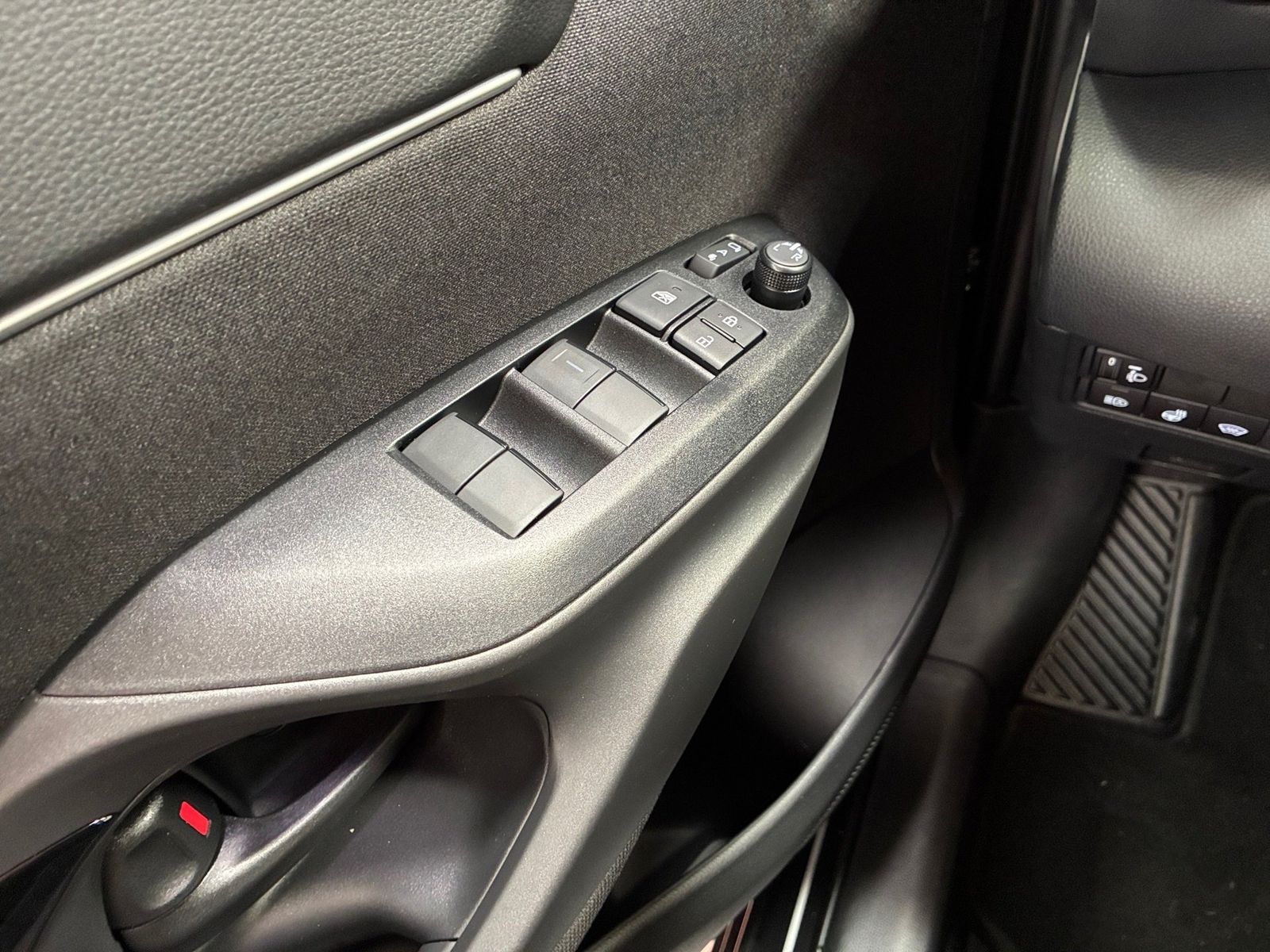 Fahrzeugabbildung Toyota Yaris Cross 1.5 Teamplayer +Wi-P.+Safety Paket