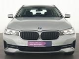 BMW 520i Touring Navi|Pano|LED|AHK|SHZ|Tempo|Kamera - BMW 520 mit Benzin-Antrieb: Kombi, 520i