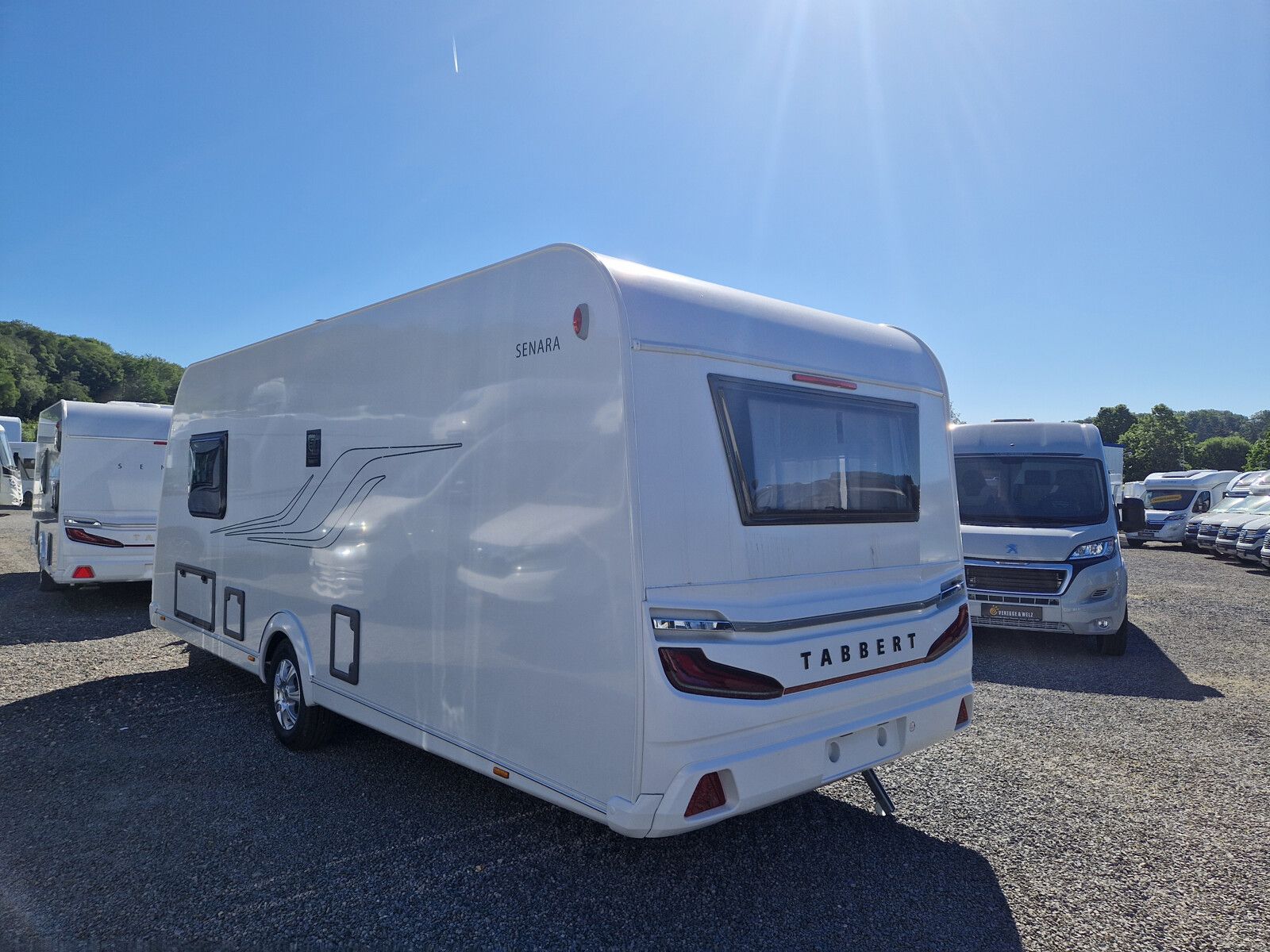 Fahrzeugabbildung Tabbert Senara 550E 2.3 2.000kg, Safety-Pack, Glattbl.