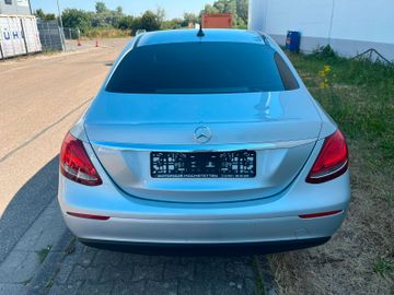 Mercedes E 220 - 6