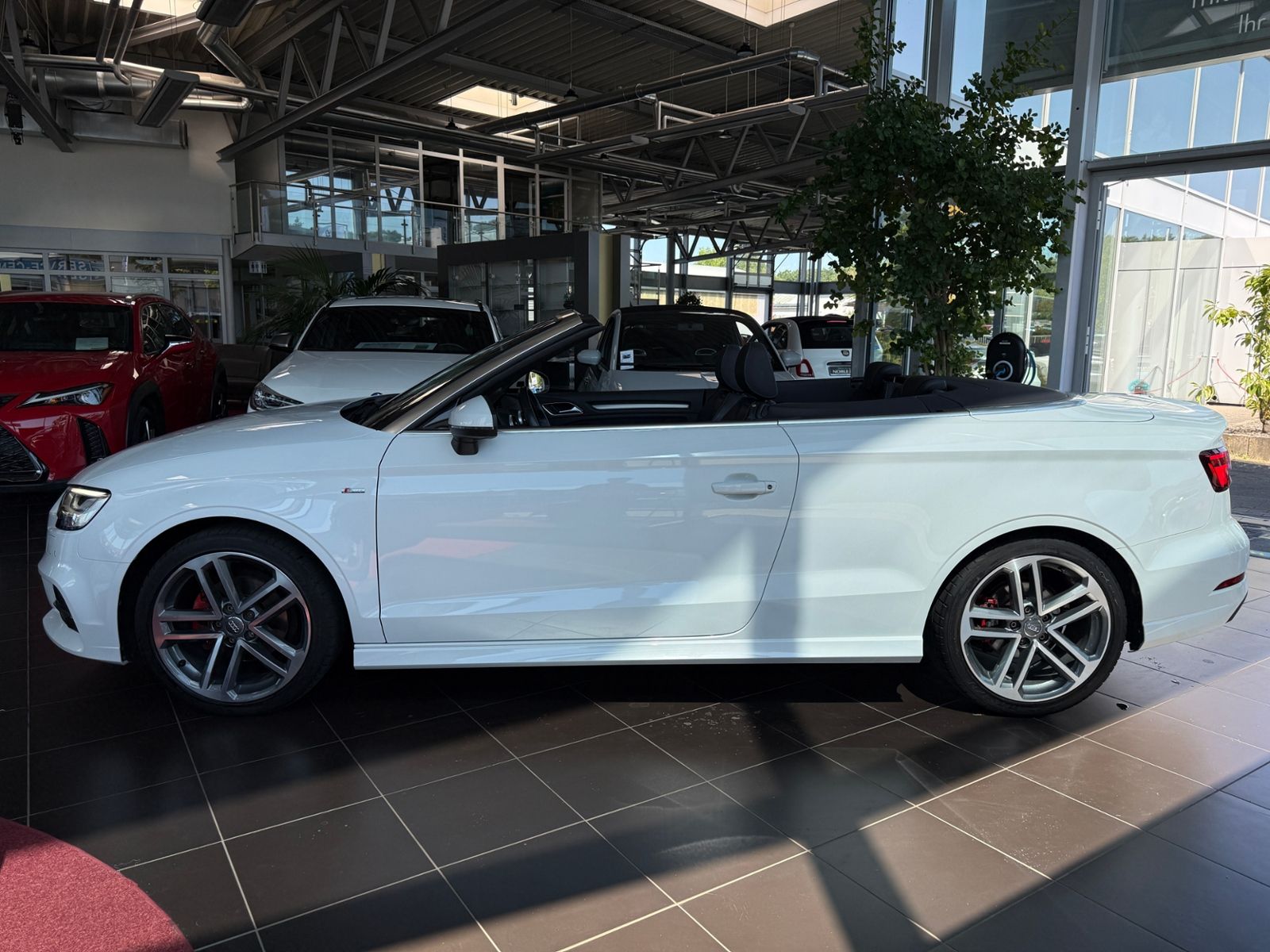 Fahrzeugabbildung Audi A3 Cabriolet S line 35 TFSI KAM LED NAVI