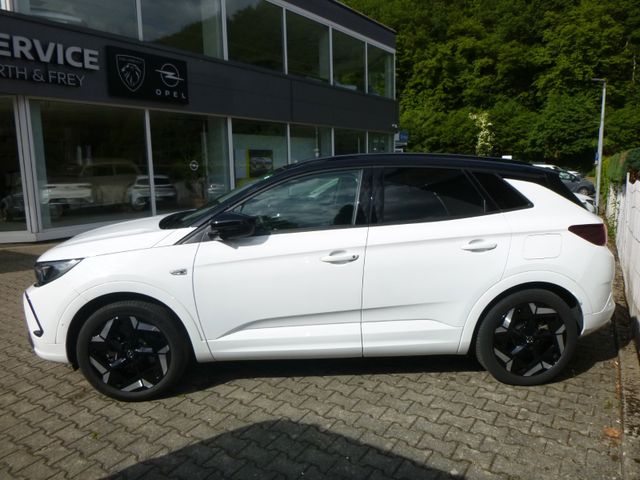 Grandland GSe 4x4 Plug-In-Hybrid Automatik