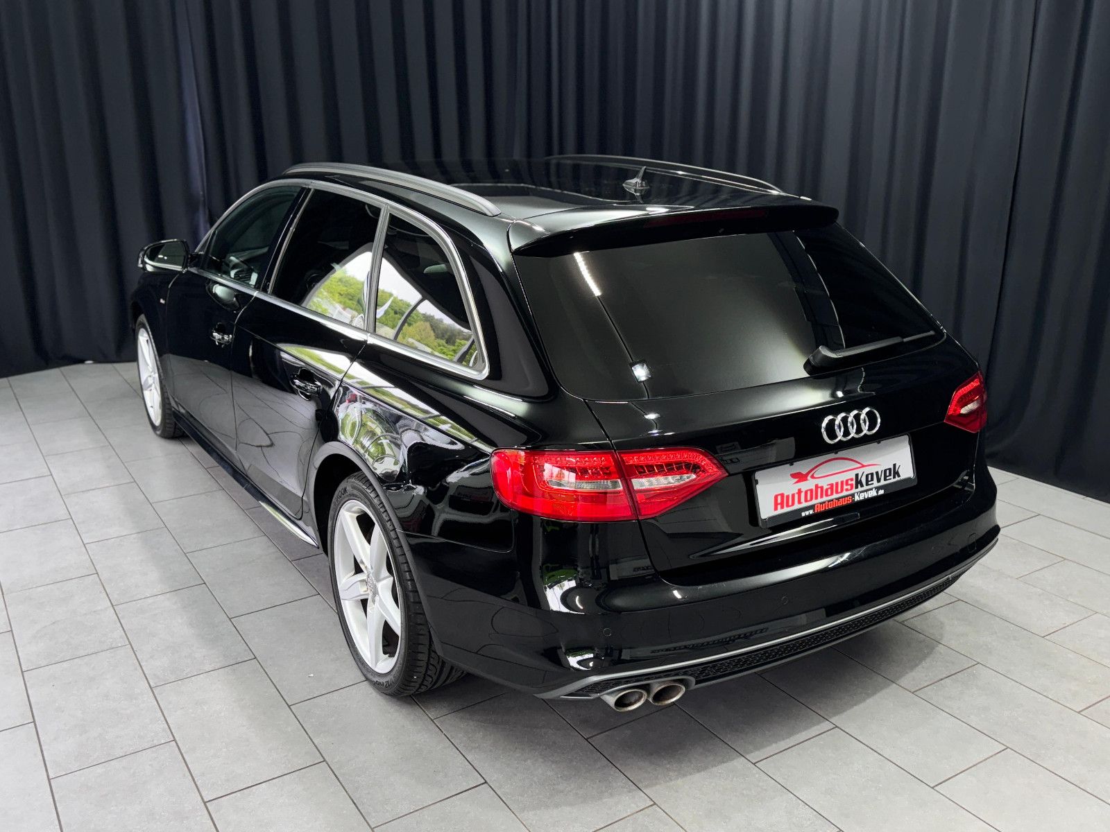 Fahrzeugabbildung Audi A4 Avant 2.0 TDI |1-HAND|S-LINE|NAVI|TÜV 09/26|