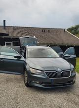 Skoda Superb 2.0 TDI SCR 140kW DSG Style Style - Skoda Superb mit Diesel-Antrieb: Limousine