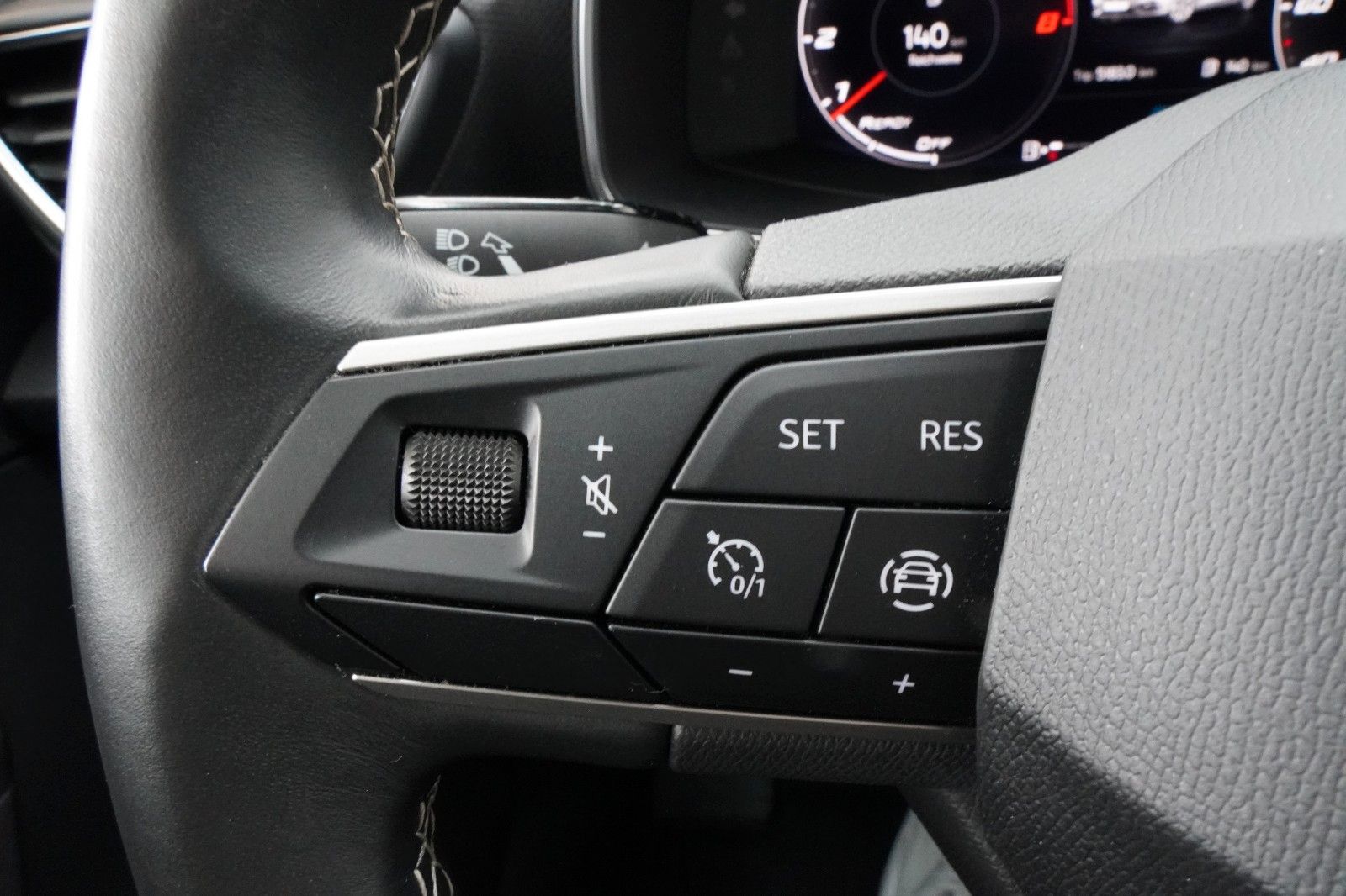 Fahrzeugabbildung SEAT Leon Sportstourer Style *Navi*Shz*CarPlay*