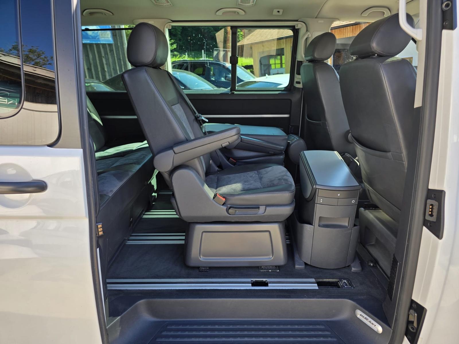 Volkswagen T5 Transporter Bus Multivan Edition 25
