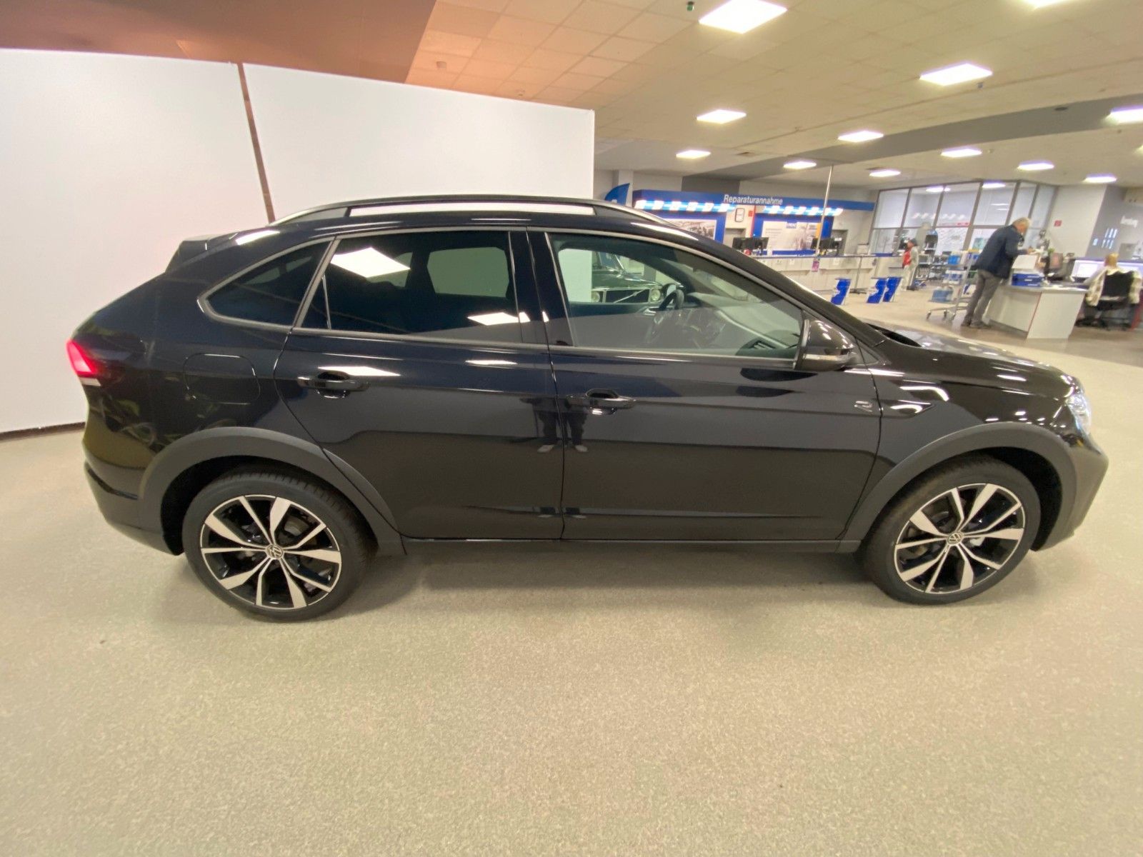 Fahrzeugabbildung Volkswagen Taigo 1.0 TSI DSG R-Line+MATRIX+iQ Light+ACC+App