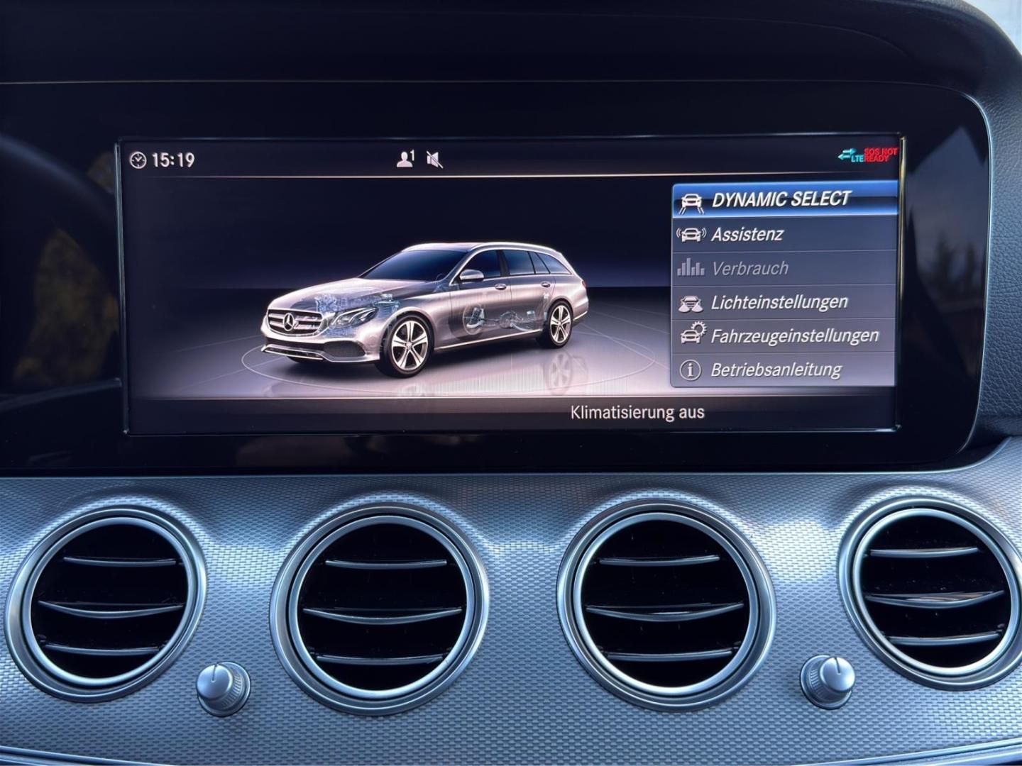 Mercedes-Benz E 220 d T Avantgarde MBUX COMAND Kamera LED Appl