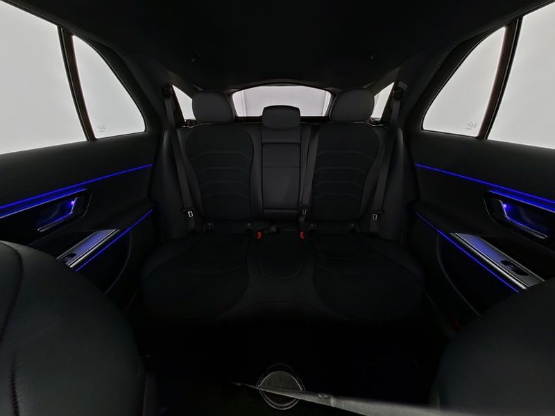 Fahrzeugabbildung Mercedes-Benz E 220 T d 4M AMG*AHK*Distro*Totwink*Night*LED*