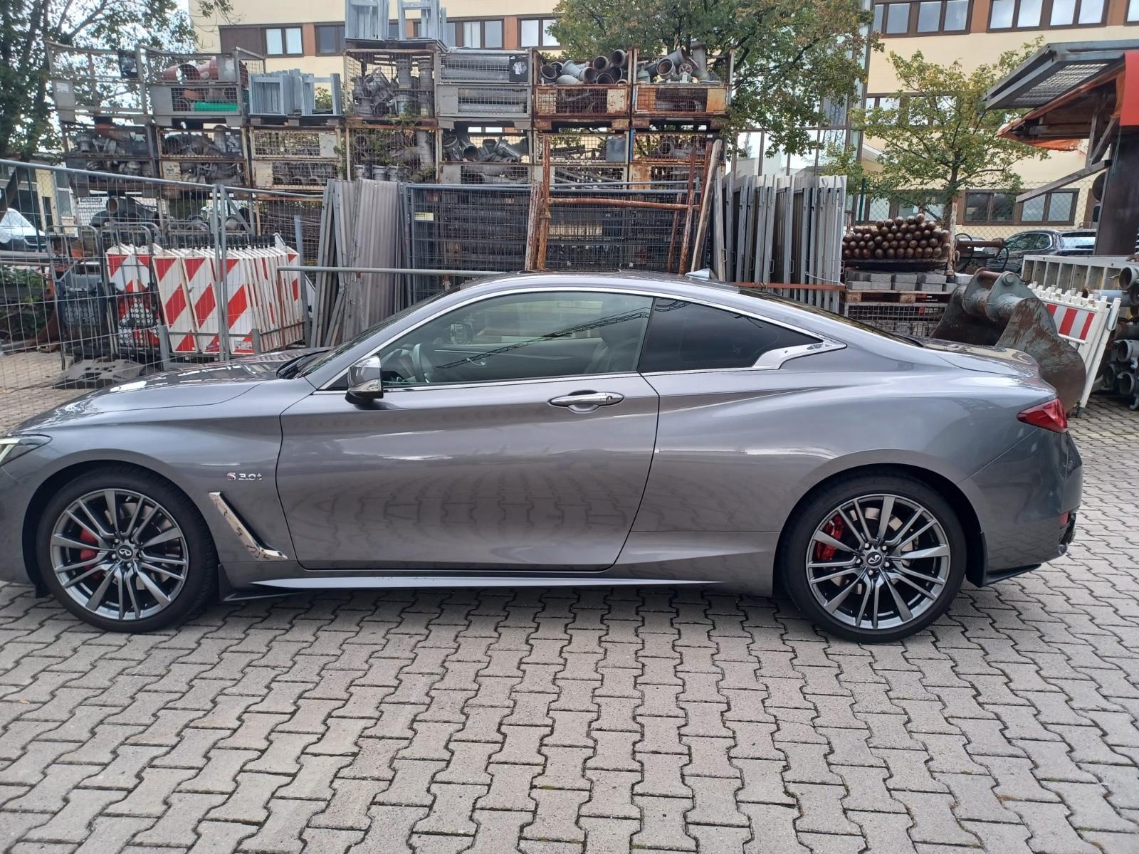 Infiniti Q60 3.0l AWD V6 405 PS
