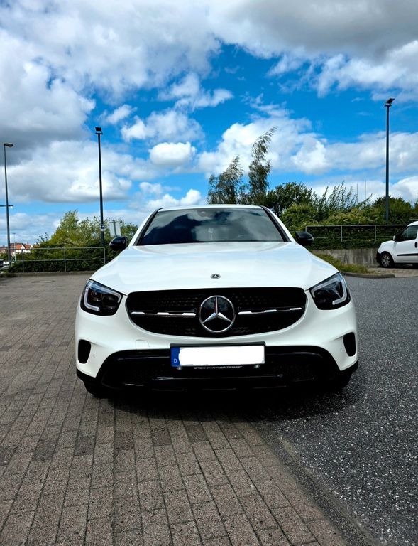 Image of Mercedes-Benz GLC 300