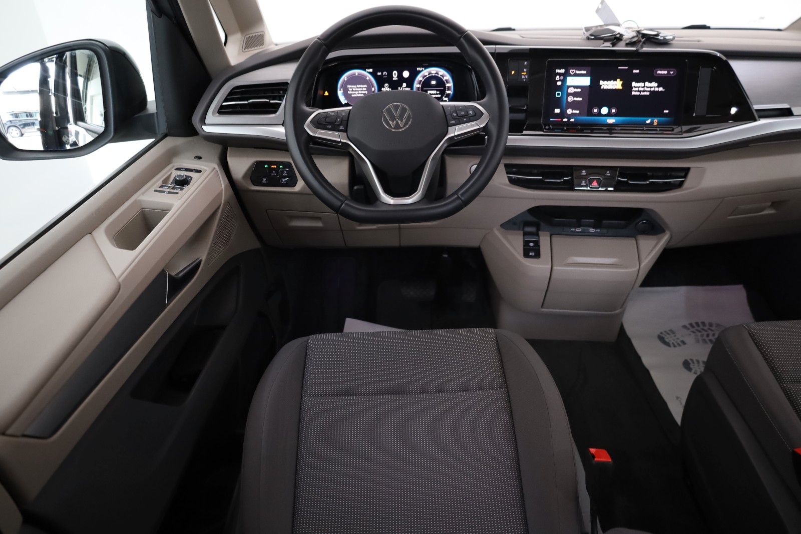 Fahrzeugabbildung Volkswagen T7 Multivan Life lang  7 Si,AppleCarplay,Keyless