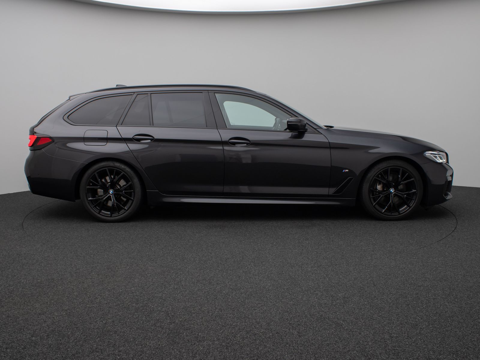 Fahrzeugabbildung BMW 530d xD M Sport Kamera Laser HUD DAN H/K 19Zoll