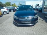 Volkswagen Passat Lim. Comfortline BlueMotion - Volkswagen Passat aus 2012 mit Diesel-Antrieb: Limousine