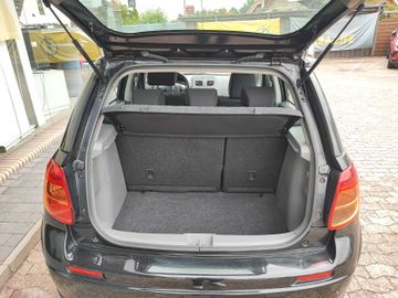 Bild 15 Suzuki SX4 Club 1.6 VVT i-AWD 4x4+AHK+SHZ+ALU+CD+