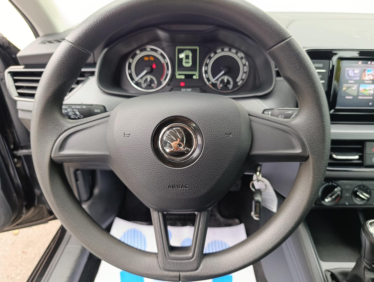 Skoda Scala Active Car Play Tempomat SHZ PDC AHK