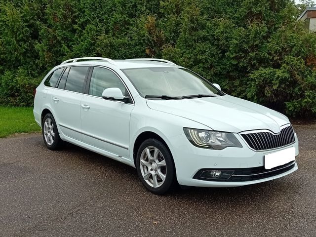 Skoda Superb 2.0 TDI DSG Combi Laurin&Klement