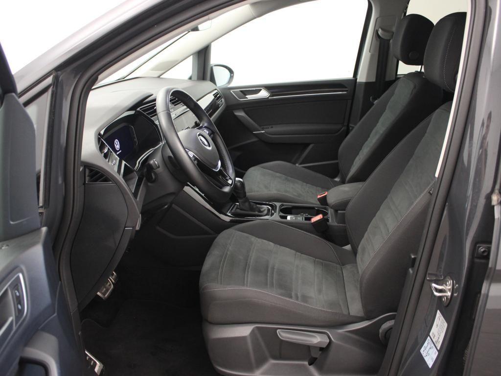 Volkswagen Touran Highline 1.5 TSI 110kW 7-Gang DSG 4 Türen, миниатюра 22