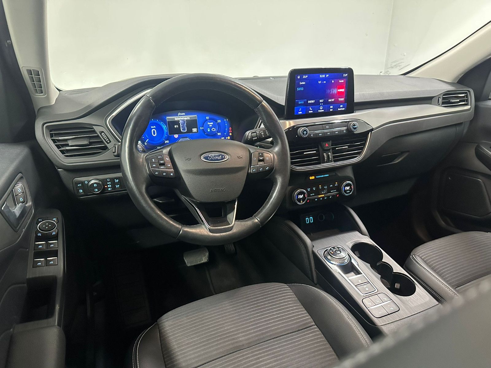 Fahrzeugabbildung Ford Kuga 2.5 Duratec PHEV Titanium X CVT*AHK*WINTER*