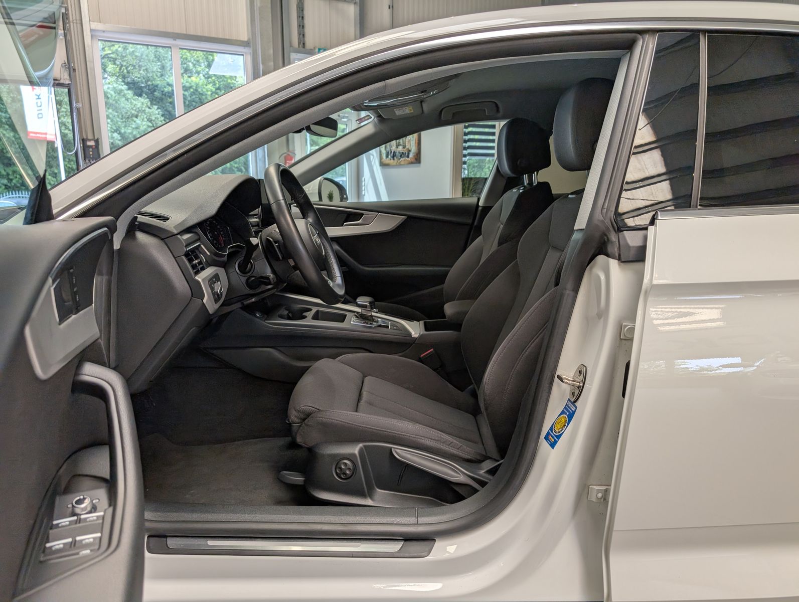 Fahrzeugabbildung Audi A5 40TDI S-tronic LED Sport-Sit SHz PDC Navi AHK