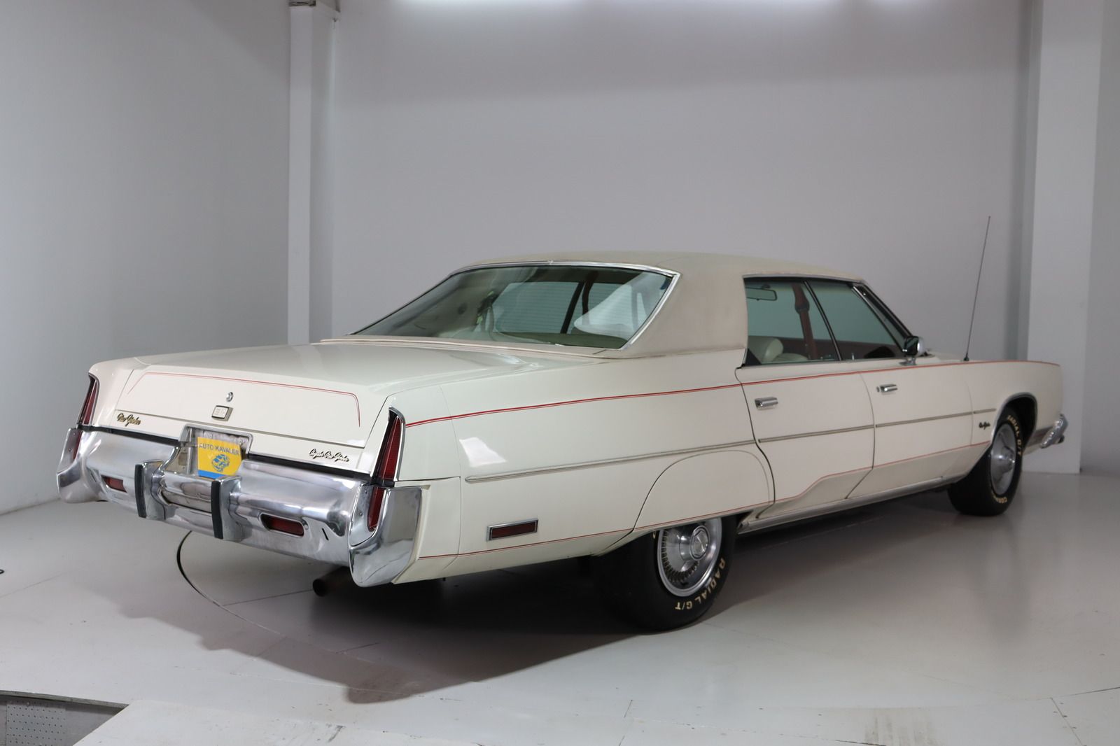 Fahrzeugabbildung Chrysler New Yorker V8 7.2 * Leder * Klima * el. Sitze