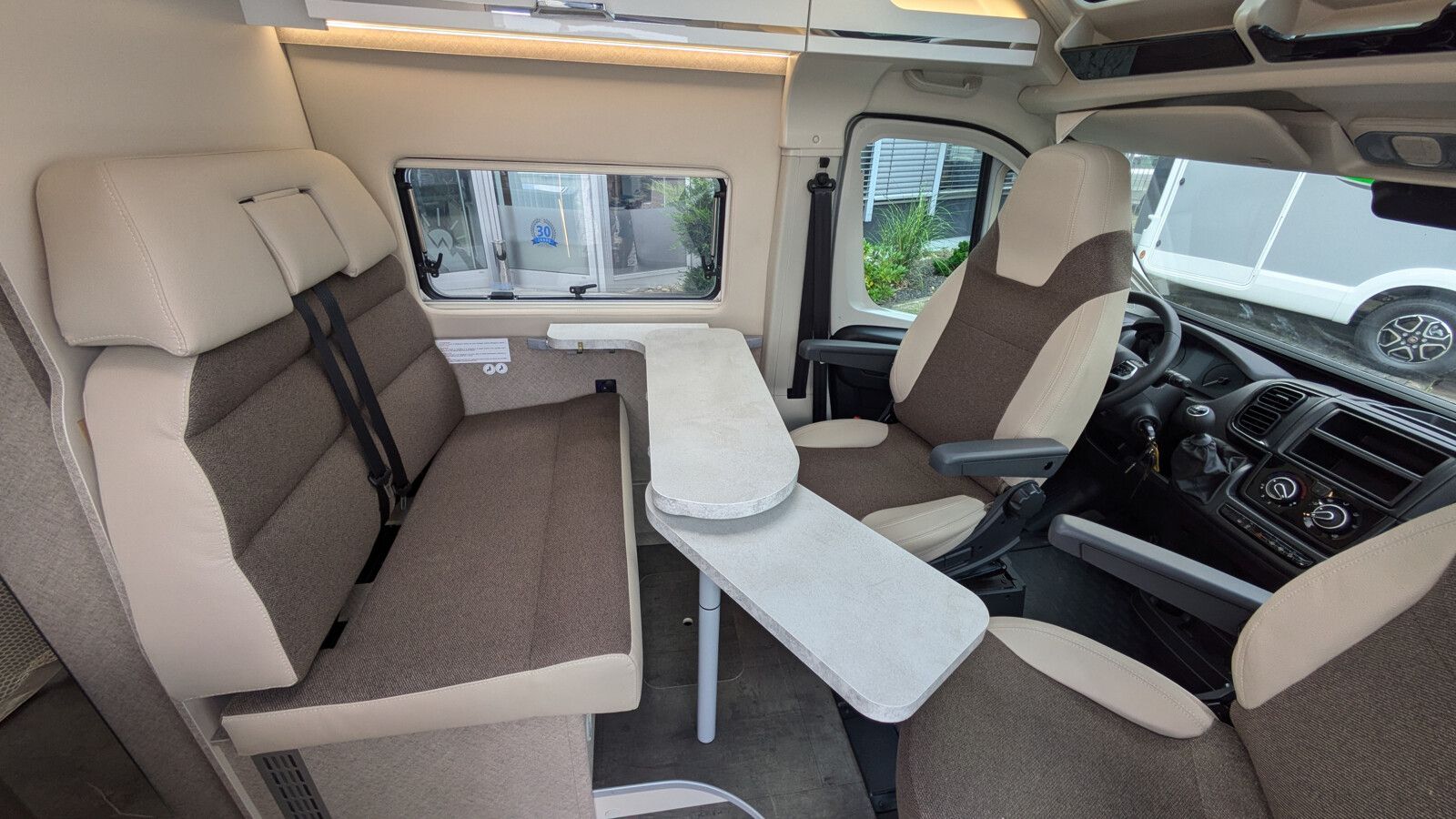 Fahrzeugabbildung Karmann Davis Lifestyle DA 590 LS Panorama Dachfenster