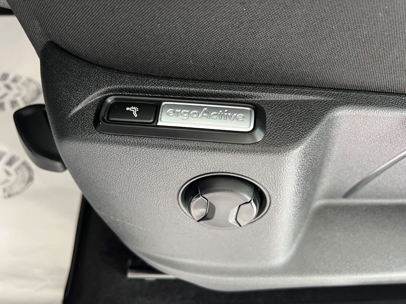 Fahrzeugabbildung Volkswagen Tiguan Comfortline 2.0TDI *DIGITALTACHO*LED*360°