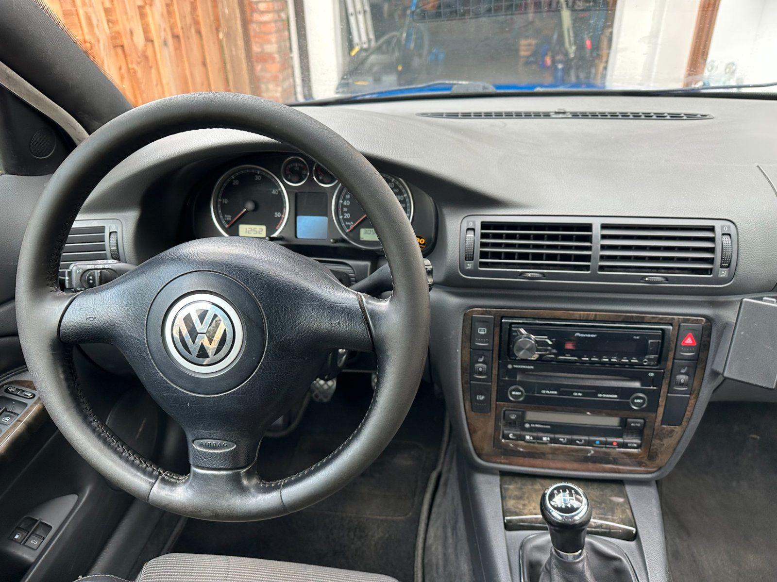 Volkswagen Passat 2004 — photo 9