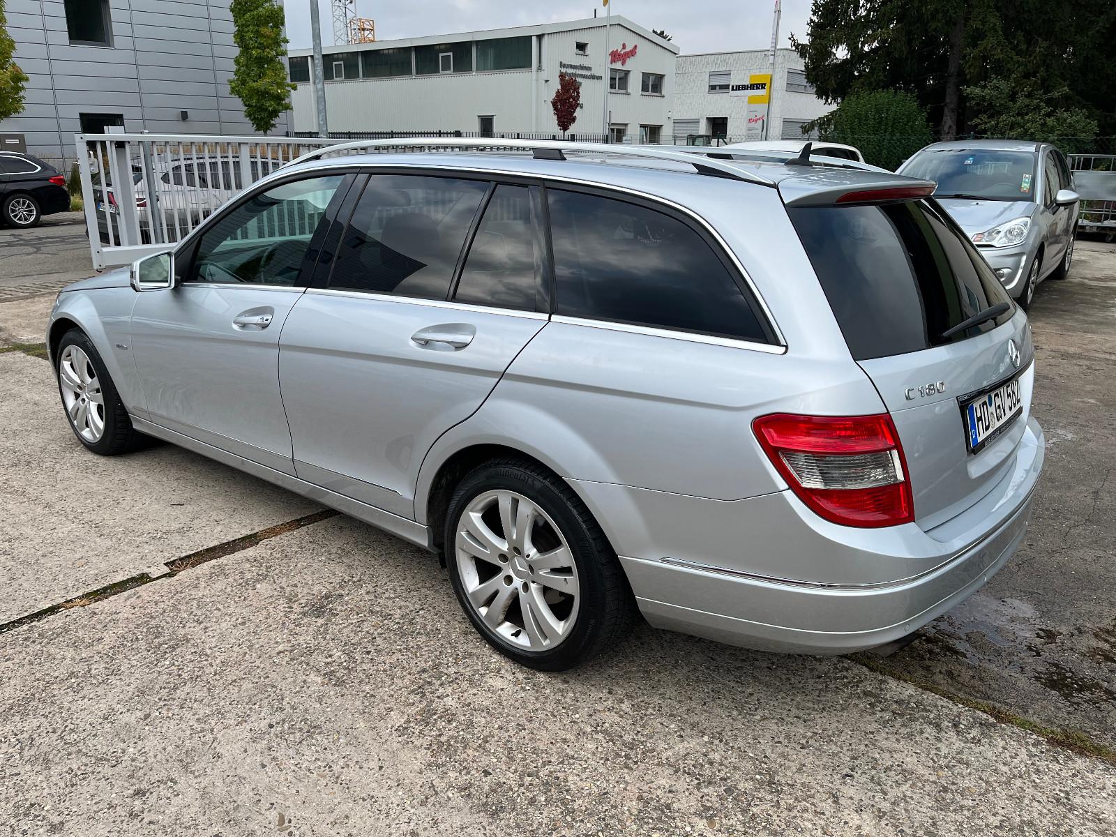 Mercedes-Benz C180 2010 — rear view