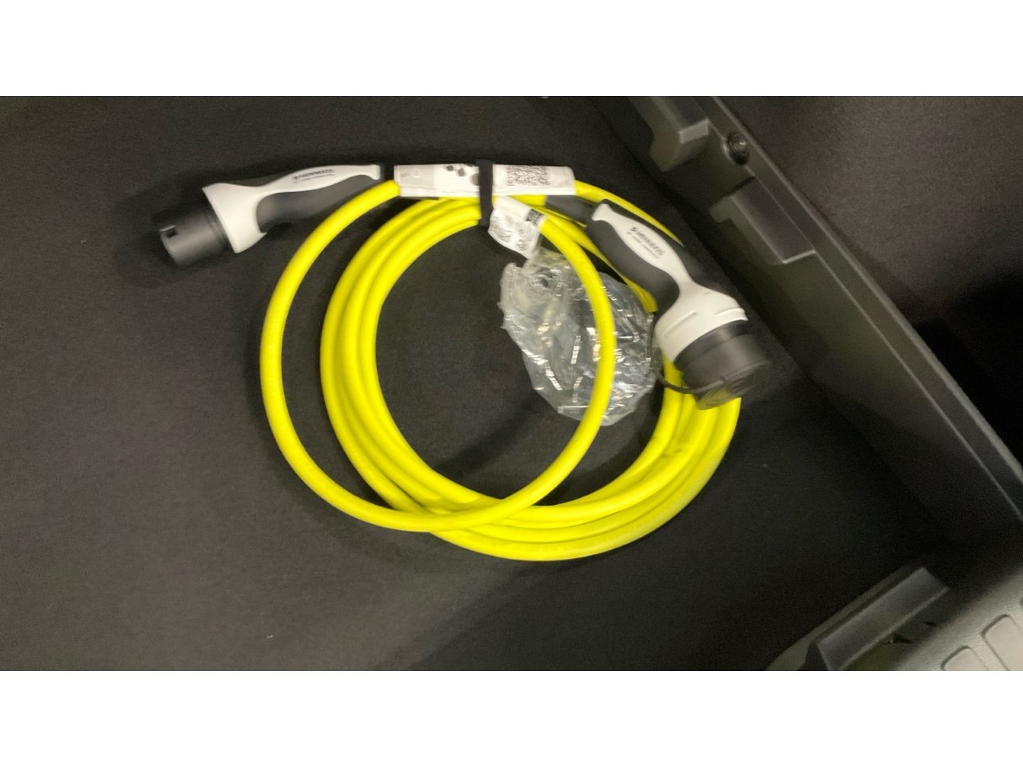 Fahrzeugabbildung Ford Explorer Premium AWD HUD Panorama Navi