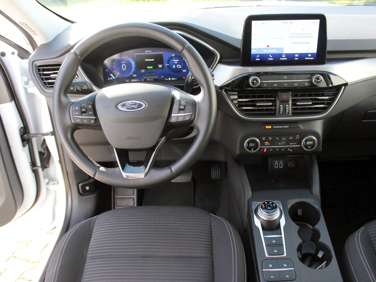Fahrzeugabbildung Ford Kuga Plug-In Hybrid Titanium 2,5 Duratec