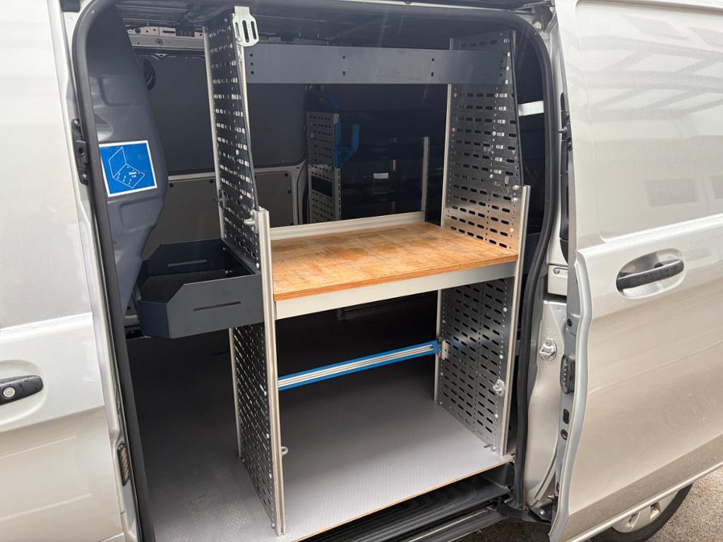 Mercedes-Benz Vito 114 CDI Kasten Kompakt Sortimo Automat Navi