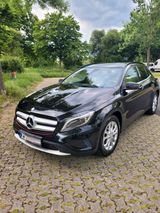 Mercedes-Benz GLA 200 TÜV NEU - : Schaltgetriebe, Mercedes