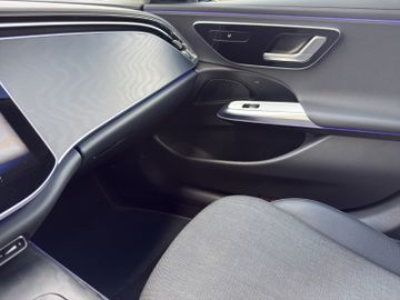 Mercedes E 220 - 12