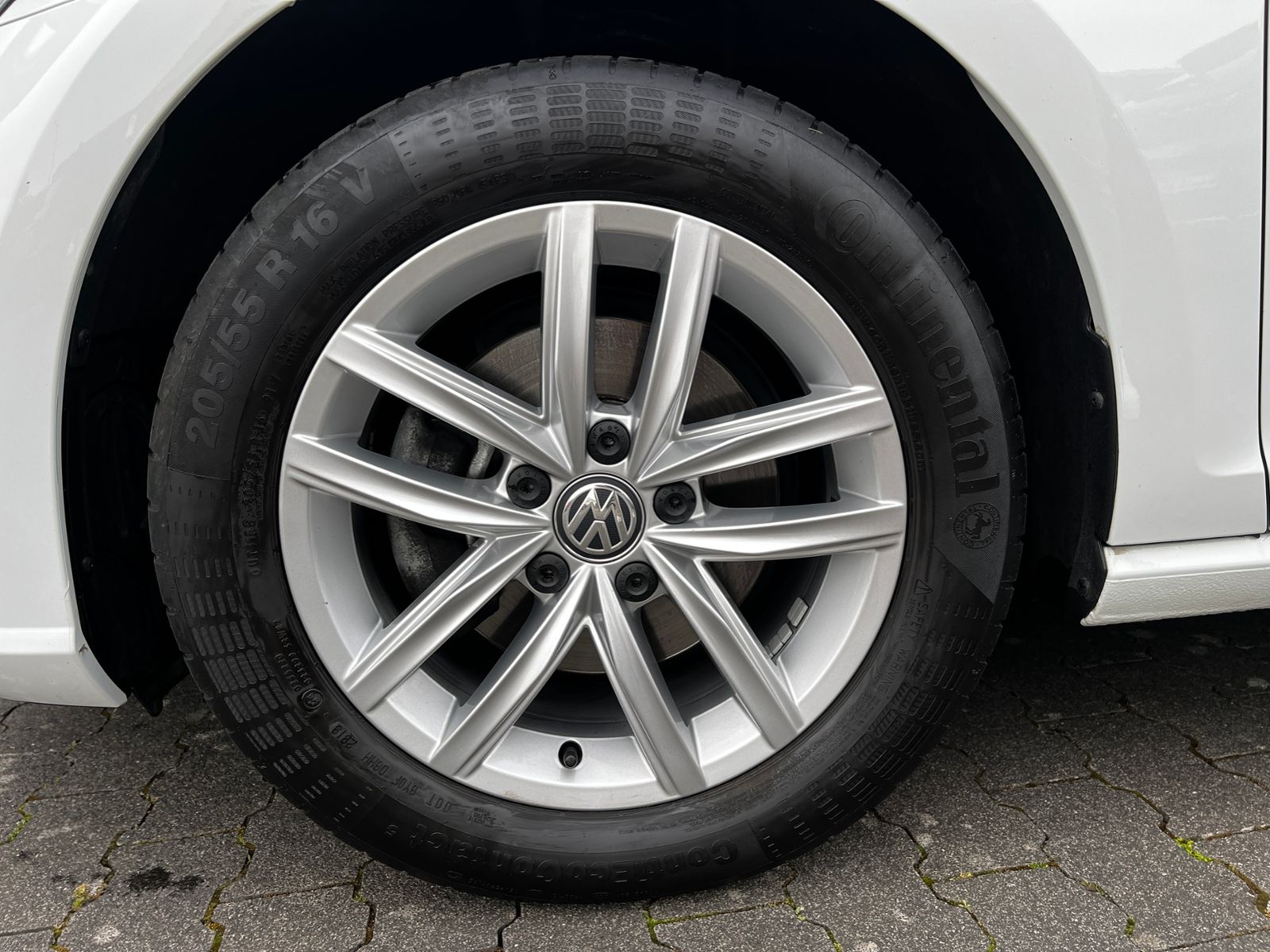 Fahrzeugabbildung Volkswagen Golf VII Lim. Comfortline BMT ACC  NAVI ALU