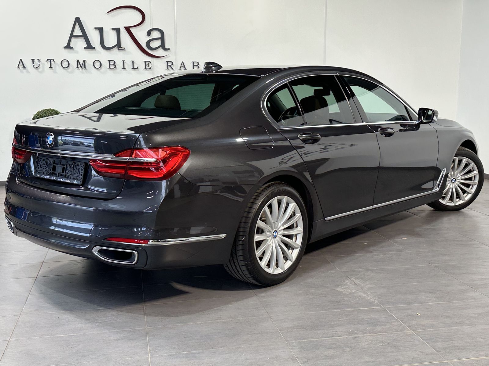 Fahrzeugabbildung BMW 730d NAV+LED+360°+HEADUP+ACC+H&K+GLASDACH+VCOCKP