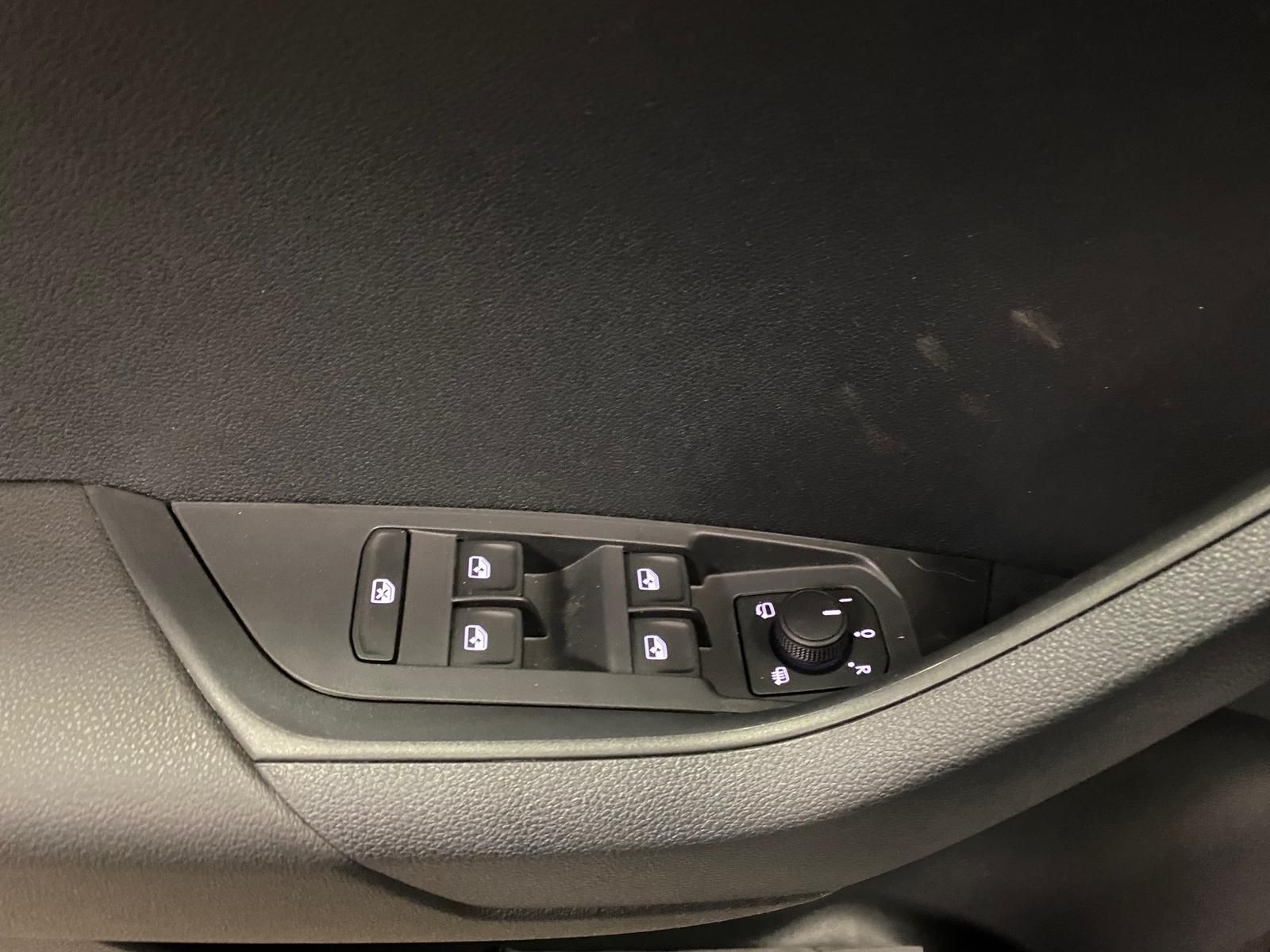 Fahrzeugabbildung SKODA Karoq 1.5 TSI SPORTLINE+MATRIX+ACC+AHK+APP+RFK++