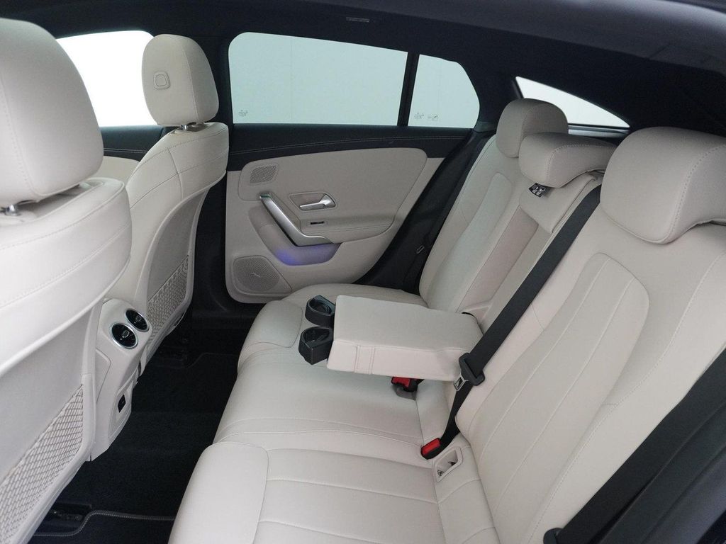 Mercedes-Benz CLA 200 Shooting Brake Business Solution Luxury