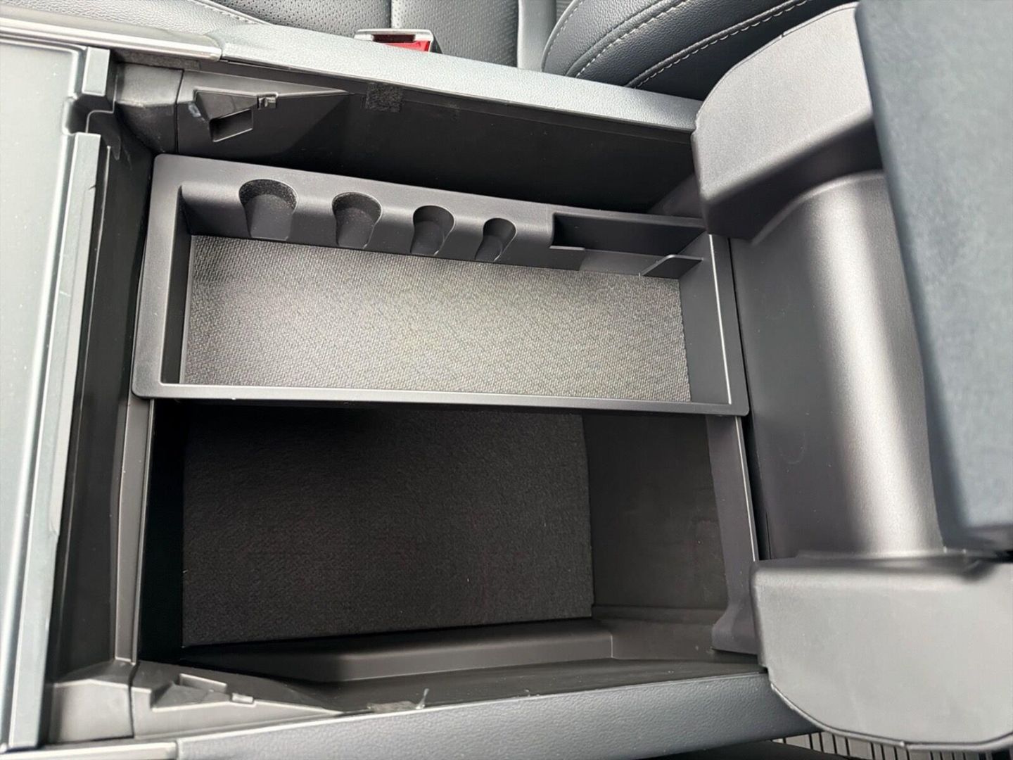 Fahrzeugabbildung Ford F 150 Lariat Black MY25 5,0-V8 4x4 SuperCrew-Vol