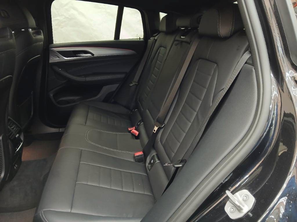 Fahrzeugabbildung BMW X4 xDrive 30 d M Sport ACC Pano Leder AHK STHZ