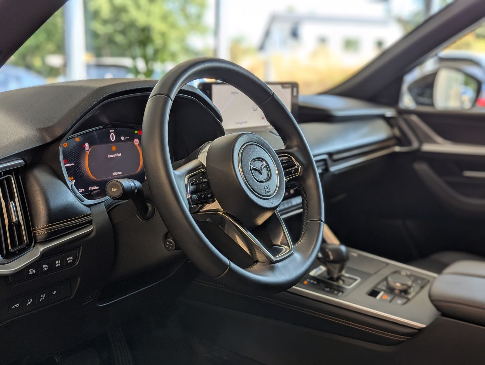 Fahrzeugabbildung Mazda CX-80 3.3L E-SKYACTIV D 254 HOMURA+ 6-Sitze Pano
