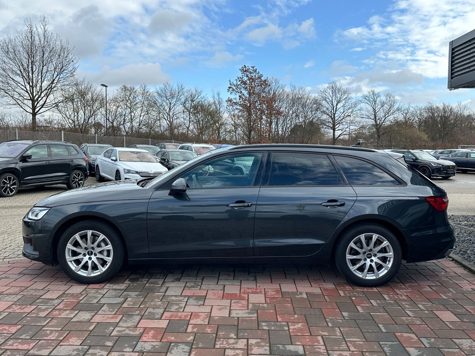 Audi A4 Avant 40 TDI S-LINE*NAVI*LED*AHK* foto 7