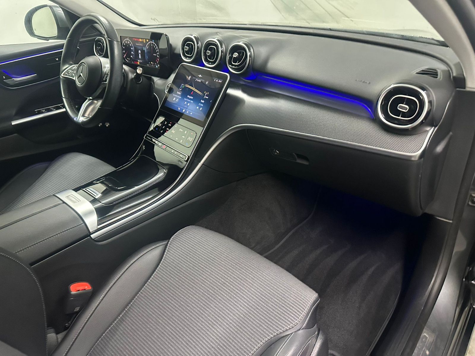 Fahrzeugabbildung Mercedes-Benz C 300 e T Autom.*LED*KAMERA*DISTRO*AMBILIGHT